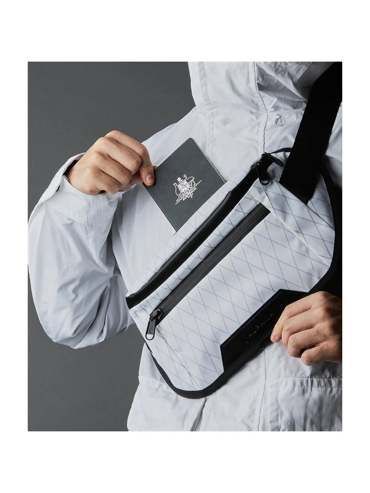 Alpaka Bravo Sling Mini Limited Edition Arctic White